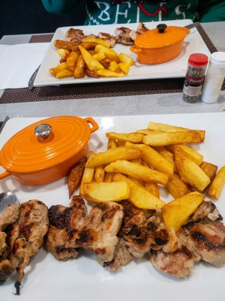 Viandes grillées et frites maison Vic-la-Gardiole